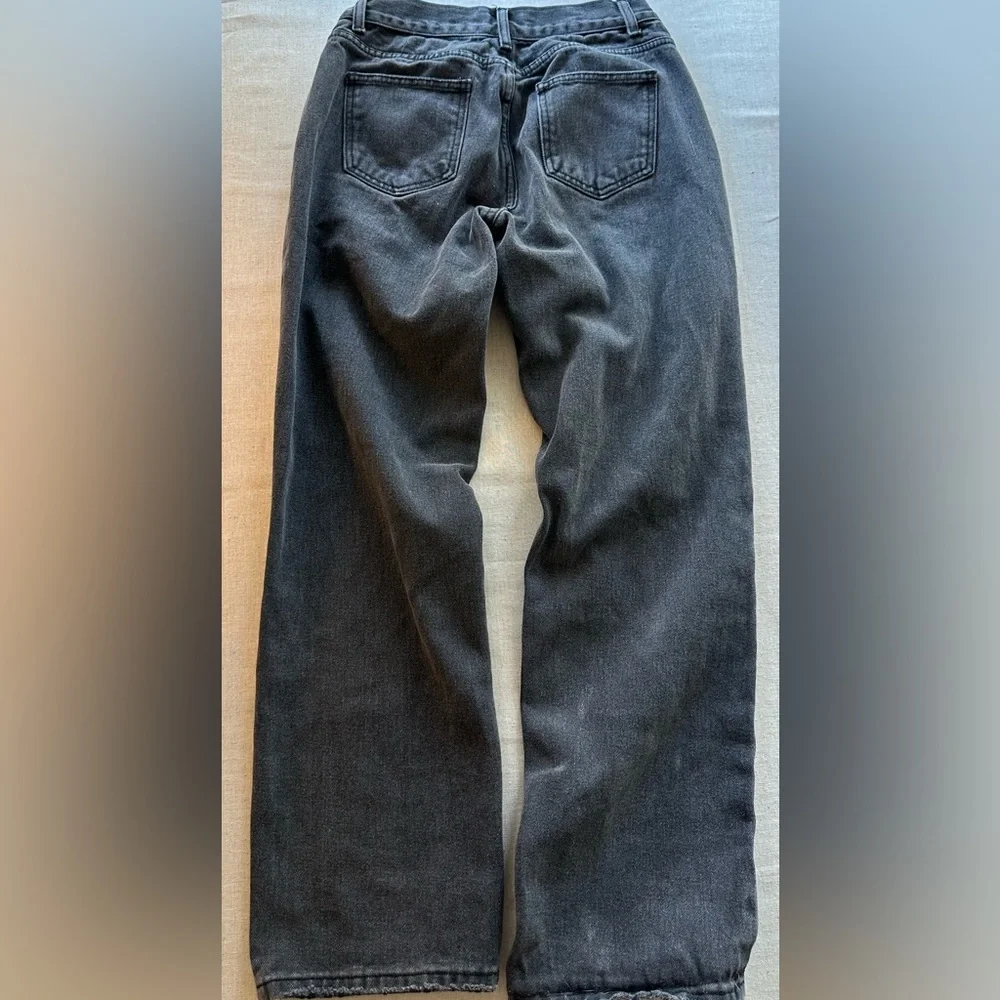 White Fox Women’s Classic Straight-Leg Jeans in Distressed Black Size Small chic - Picture 4 of 8